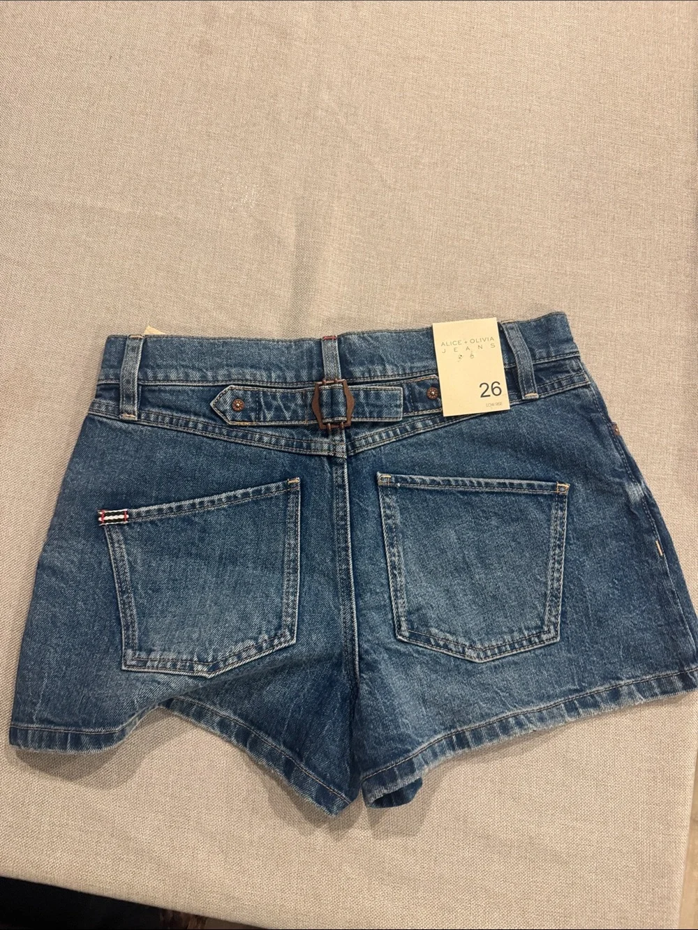 Alice + Olivia Classic Low Rise Blue Denim Jean Shorts Size 26